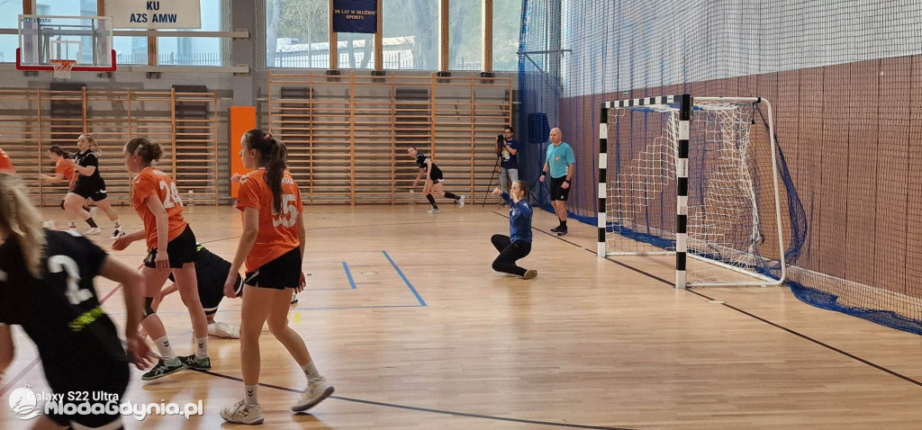 SPR AMW Gdynia - UKS Morski Sianów 28:33
