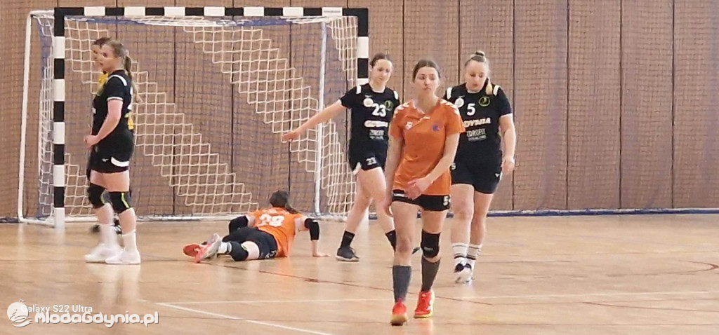 SPR AMW Gdynia - UKS Morski Sianów 28:33