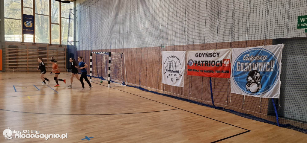 SPR AMW Gdynia - UKS Morski Sianów 28:33