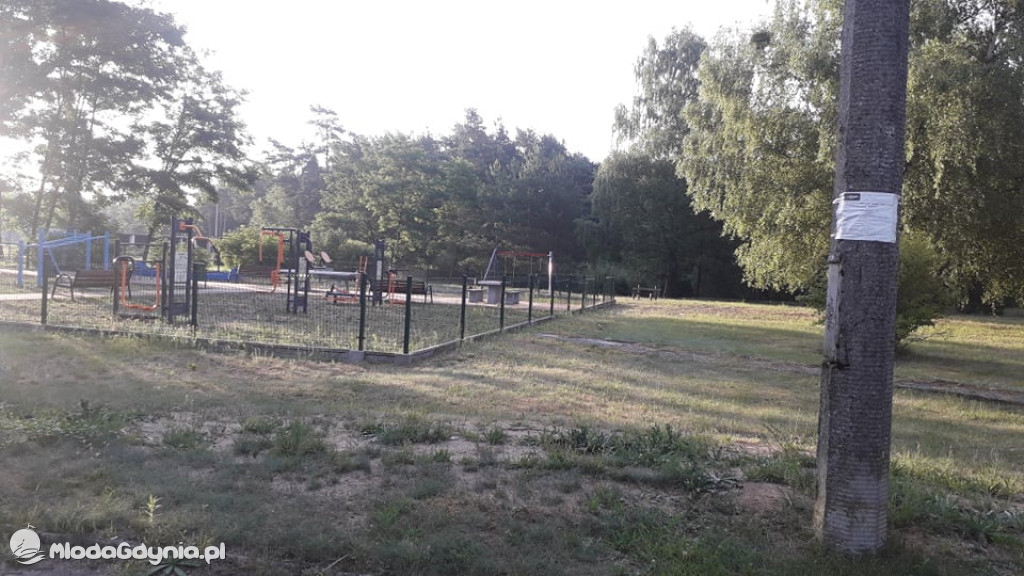 CZARNE -  zdewastowany plac zabaw