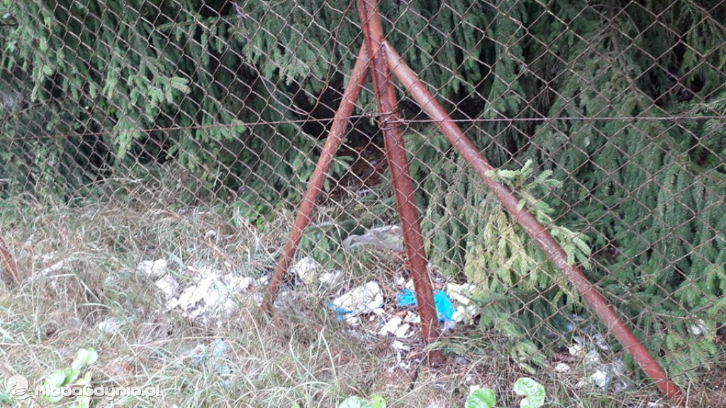 Śmieci pod Nadziejewem