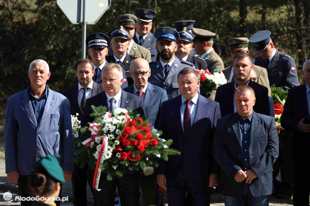 Czarne - Odsłonięcie tablicy pamiątkowej upamiętniającej osoby represjonowane w stanie wojennym
