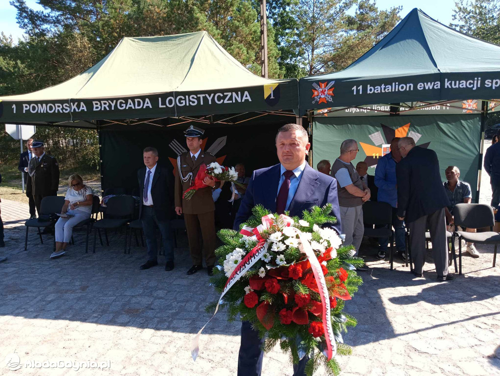 Czarne - Odsłonięcie tablicy pamiątkowej upamiętniającej osoby represjonowane w stanie wojennym