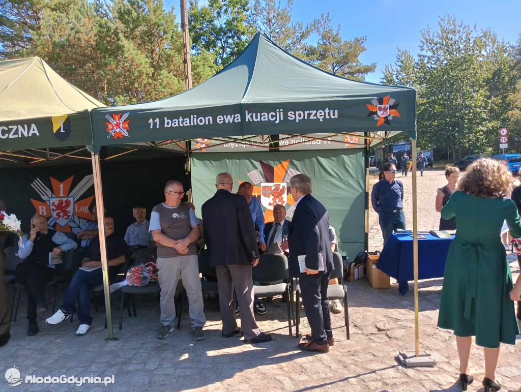 Czarne - Odsłonięcie tablicy pamiątkowej upamiętniającej osoby represjonowane w stanie wojennym