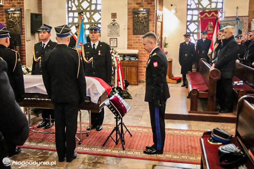Pogrzeb st. sekc. Bartosza Błyskala - strażaka-nurka, który poszukiwała Grzegorz Borysa