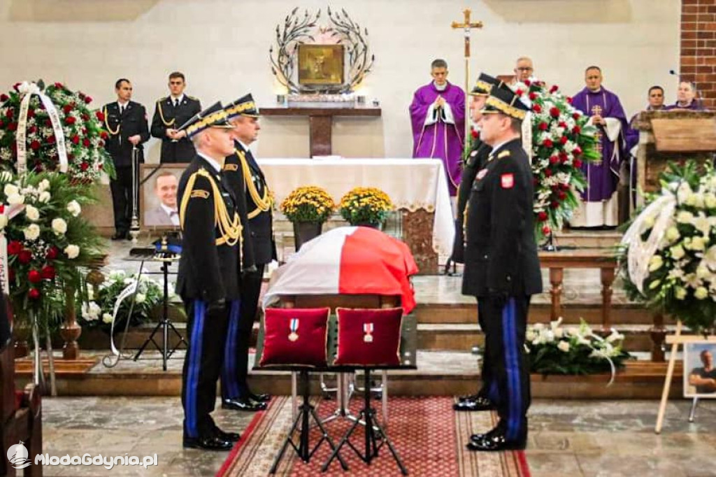 Pogrzeb st. sekc. Bartosza Błyskala - strażaka-nurka, który poszukiwała Grzegorz Borysa