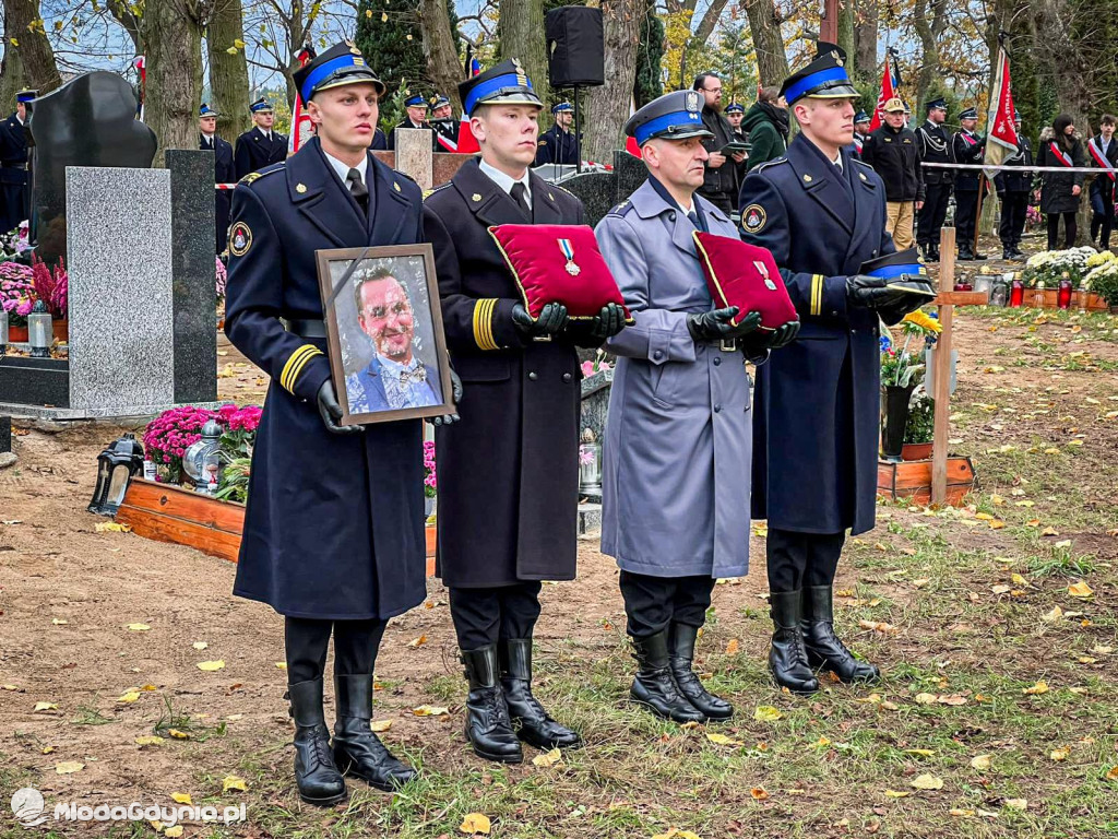 Pogrzeb st. sekc. Bartosza Błyskala - strażaka-nurka, który poszukiwała Grzegorz Borysa