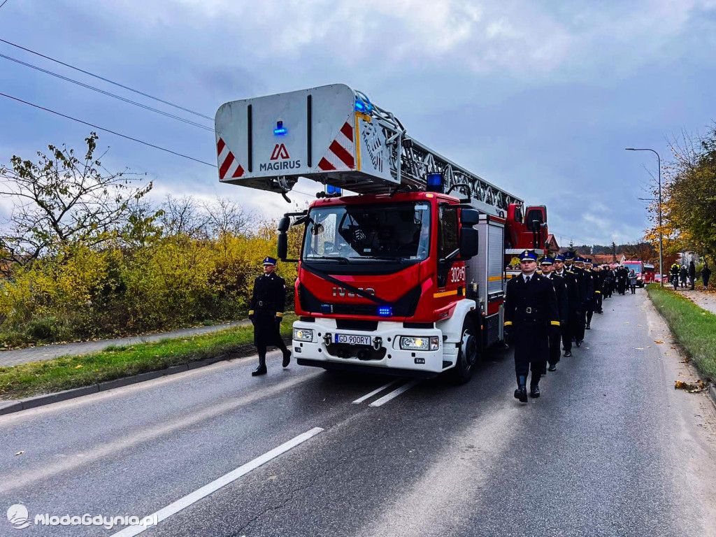 Pogrzeb st. sekc. Bartosza Błyskala - strażaka-nurka, który poszukiwała Grzegorz Borysa