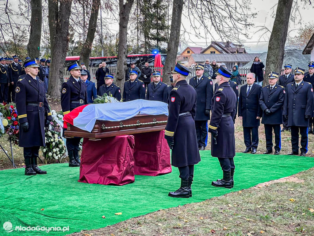 Pogrzeb st. sekc. Bartosza Błyskala - strażaka-nurka, który poszukiwała Grzegorz Borysa