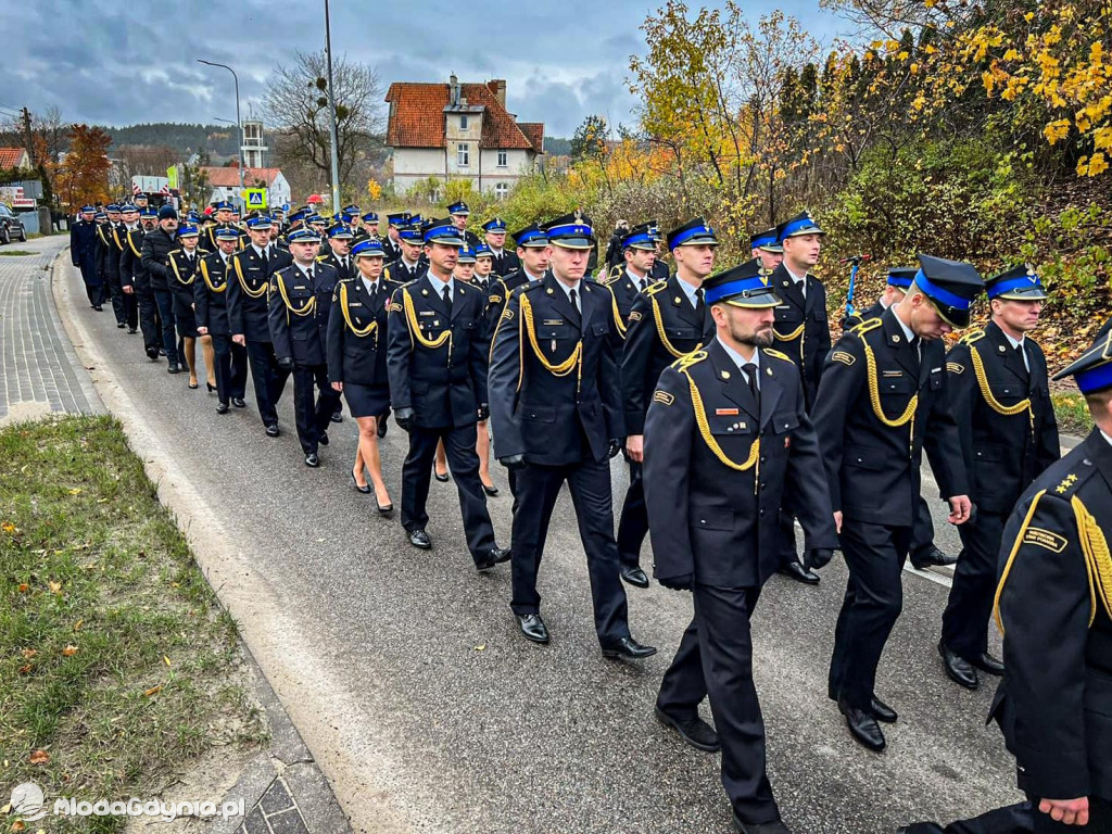 Pogrzeb st. sekc. Bartosza Błyskala - strażaka-nurka, który poszukiwała Grzegorz Borysa
