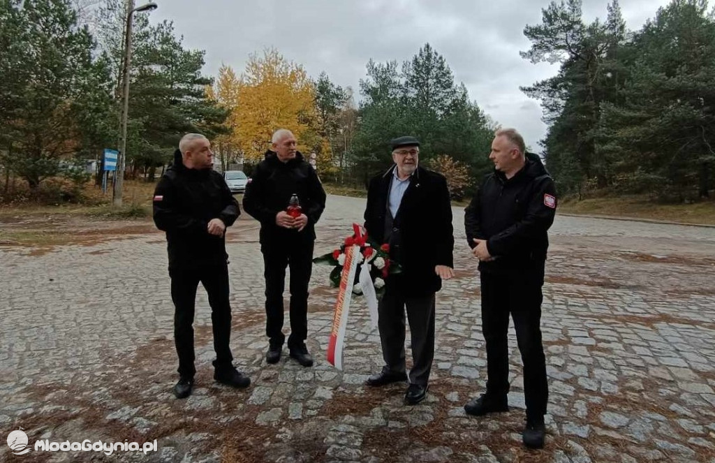 Uczcili pamięć o internowaniu w 1982 roku do obozu w Czarnem