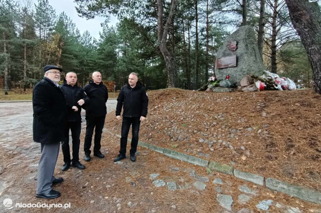 Uczcili pamięć o internowaniu w 1982 roku do obozu w Czarnem