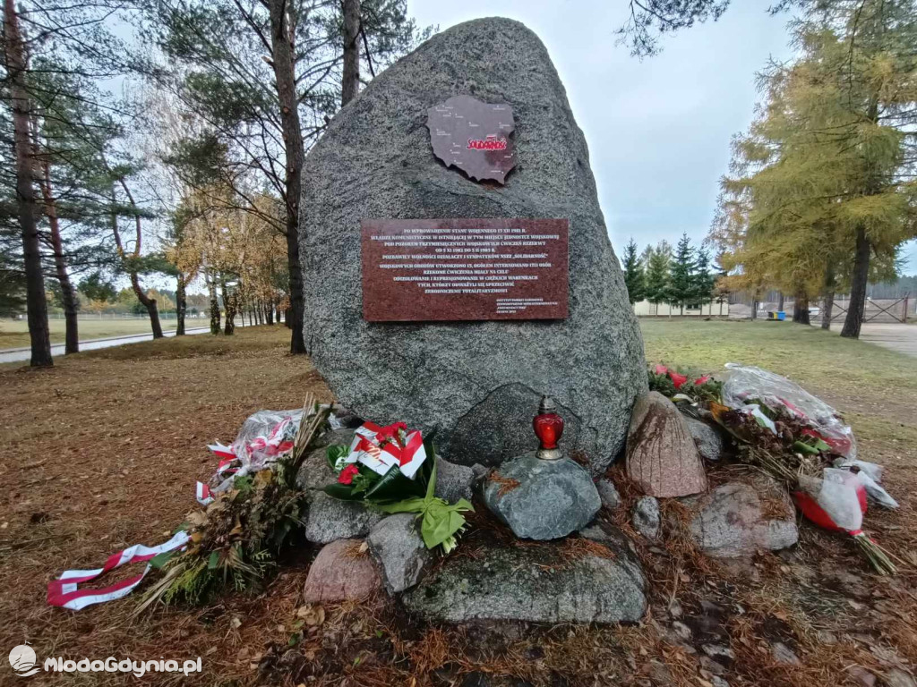 Uczcili pamięć o internowaniu w 1982 roku do obozu w Czarnem