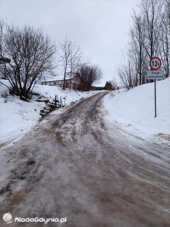 KARTUZY - śnieg i lód na drogach