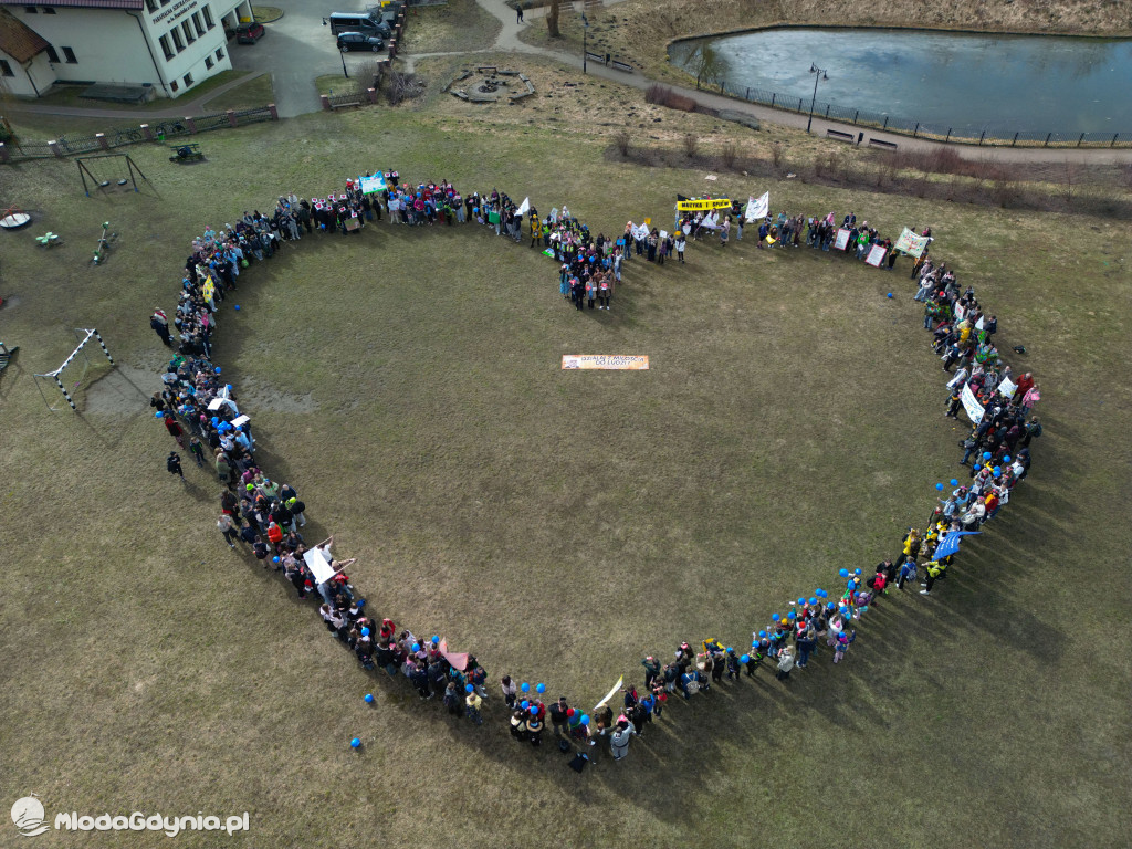 „Stop Hejt – Działaj z miłością do ludzi”. Wspólna akcja w Żukowie