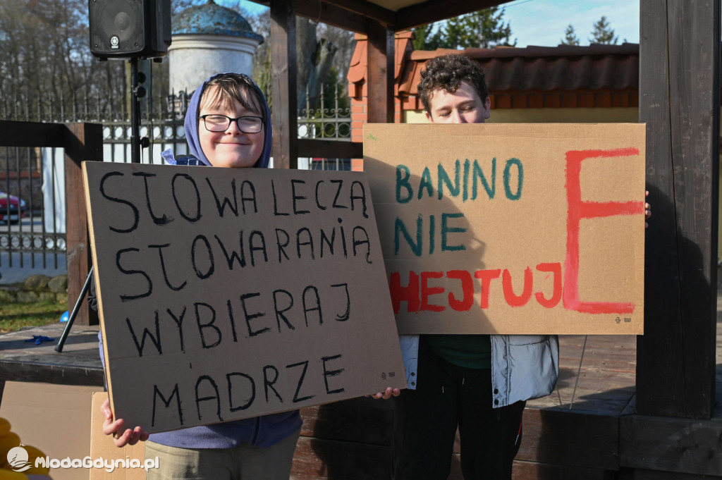 „Stop Hejt – Działaj z miłością do ludzi”. Wspólna akcja w Żukowie
