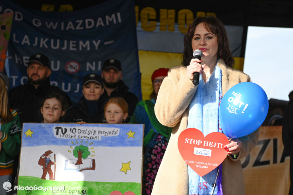 „Stop Hejt – Działaj z miłością do ludzi”. Wspólna akcja w Żukowie