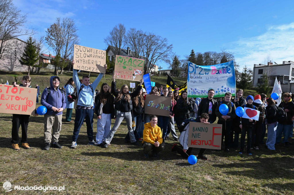 „Stop Hejt – Działaj z miłością do ludzi”. Wspólna akcja w Żukowie