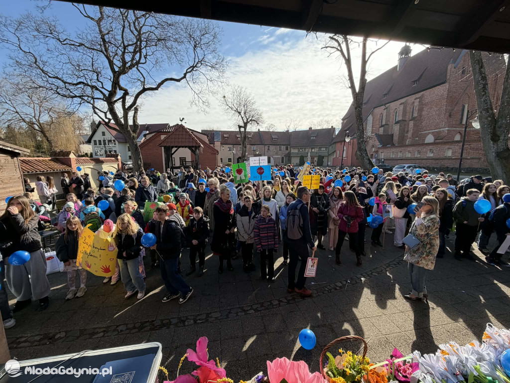 „Stop Hejt – Działaj z miłością do ludzi”. Wspólna akcja w Żukowie