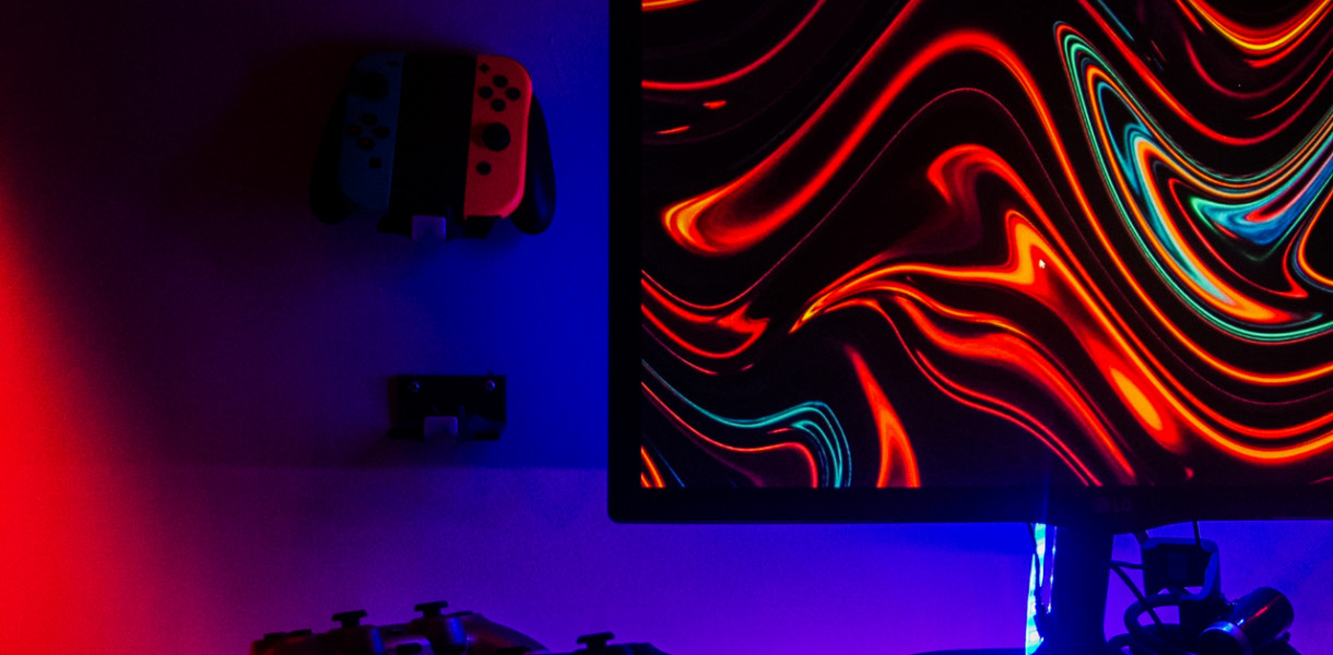 Duży monitor do domu — wszystko, co musisz wiedzieć o nich wiedzieć