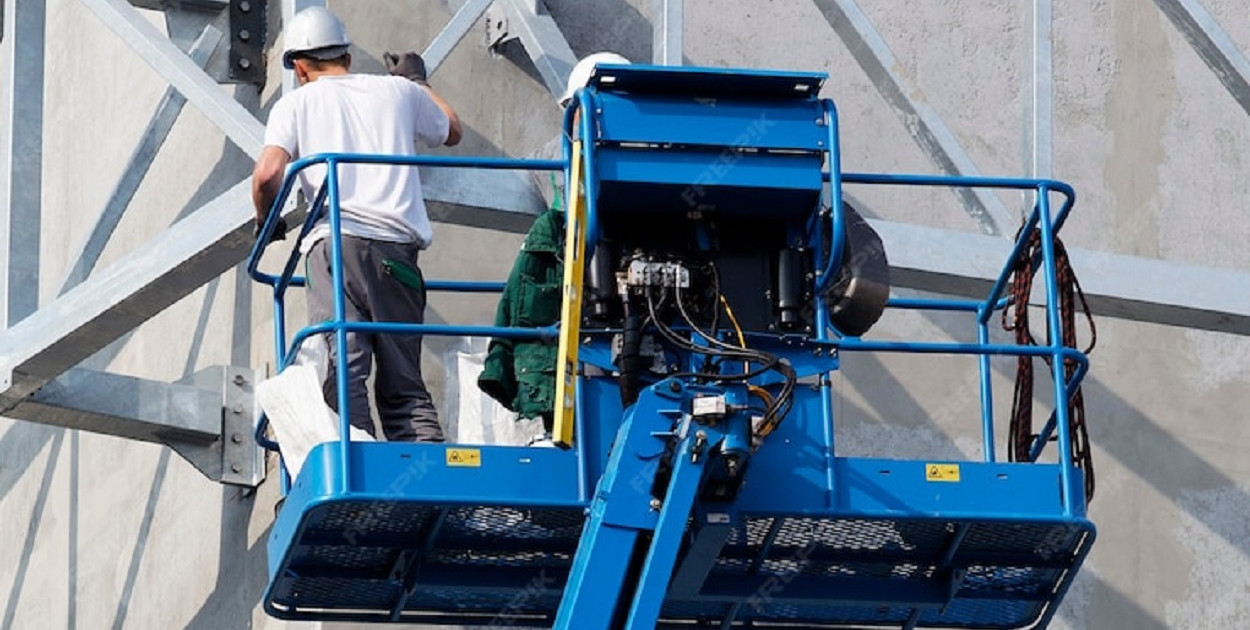 Kiedy i gdzie najlepiej sprawdzają się podnośniki koszowe?