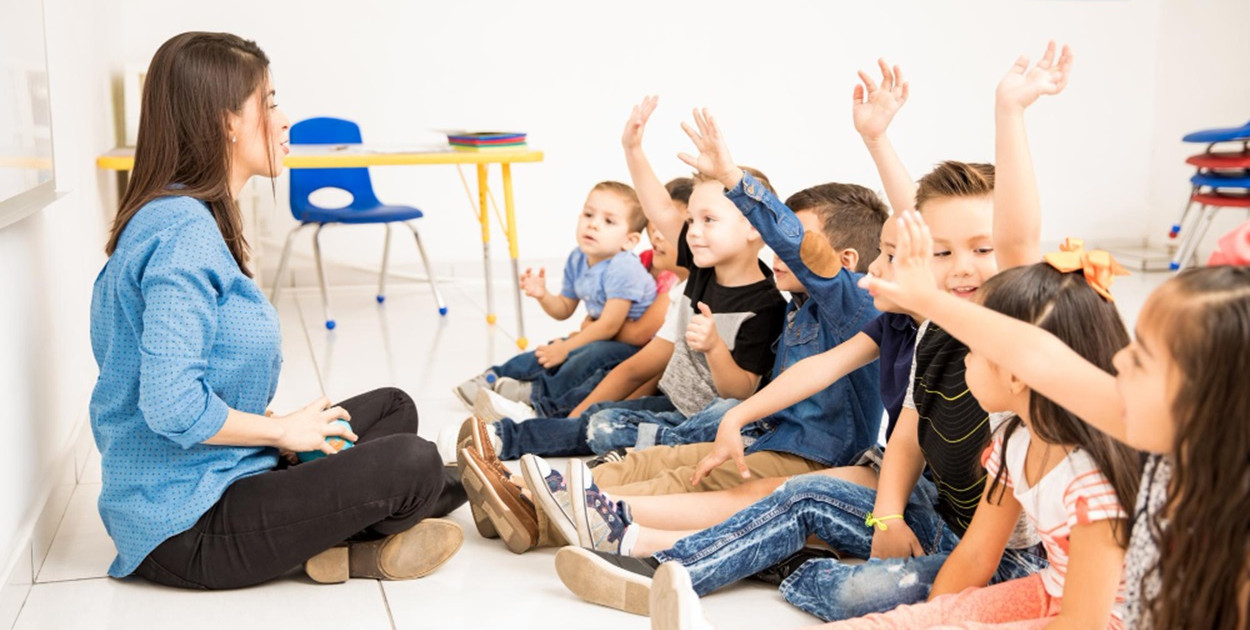 Przedszkole językowe w Warszawie: Kompleksowy przewodnik po edukacji dwujęzycznej 