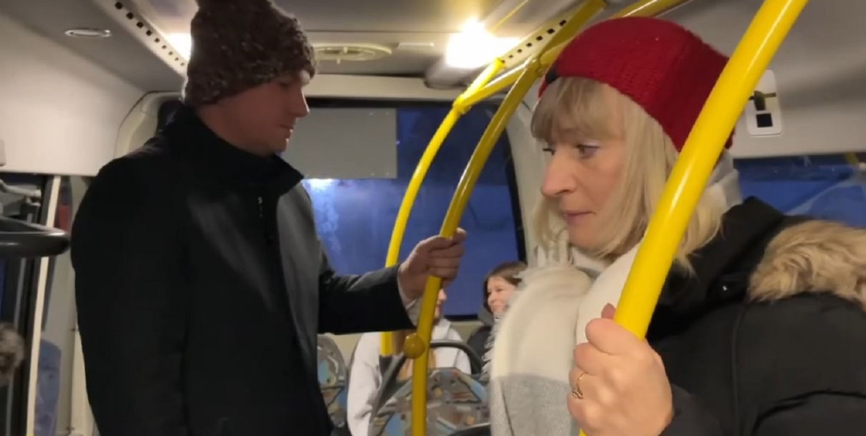 Kiełbasa wyborcza po szemudzku, czyli jak wójt z przewodniczącą dzieciaków „krówko