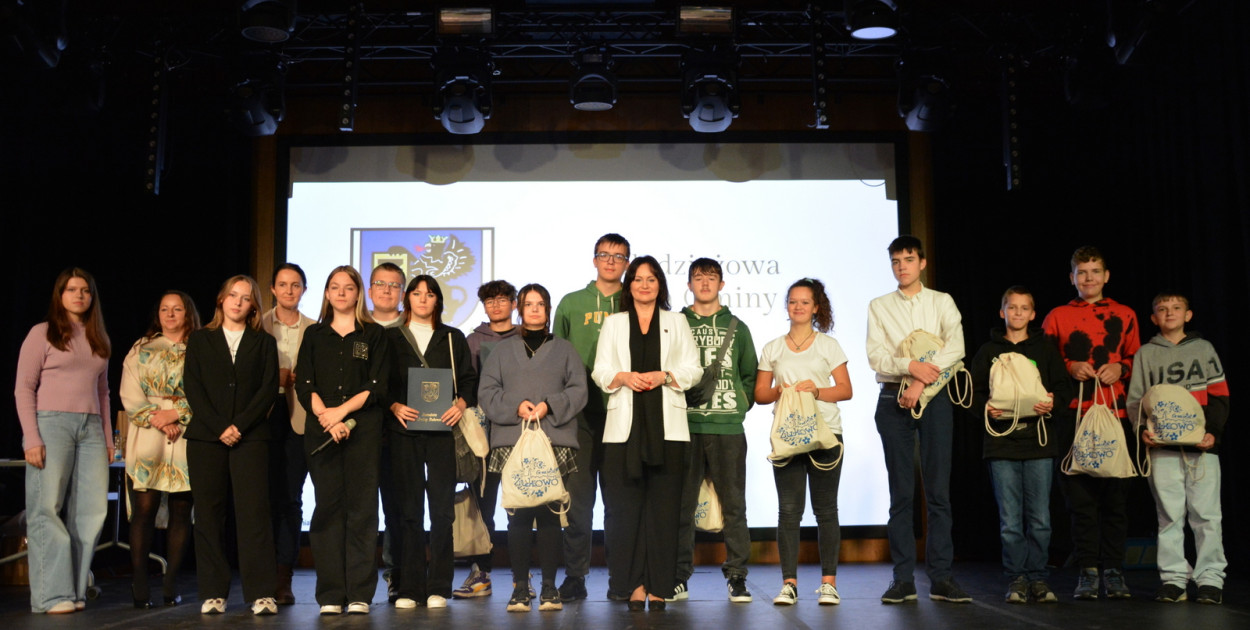 Młodzież rywalizowała w konkursie o wiedzy obywatelskiej