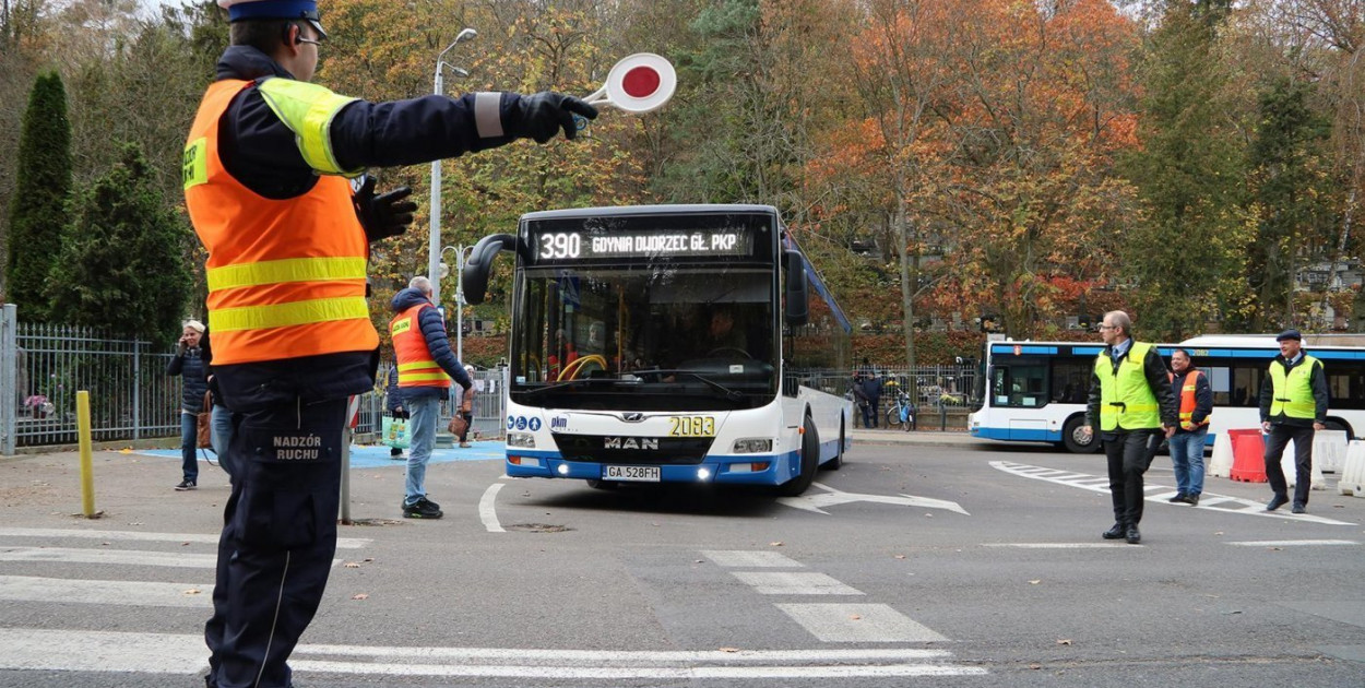 Funkcjonowanie komunikacji w Gdyni w okresie Wszystkich Świętych