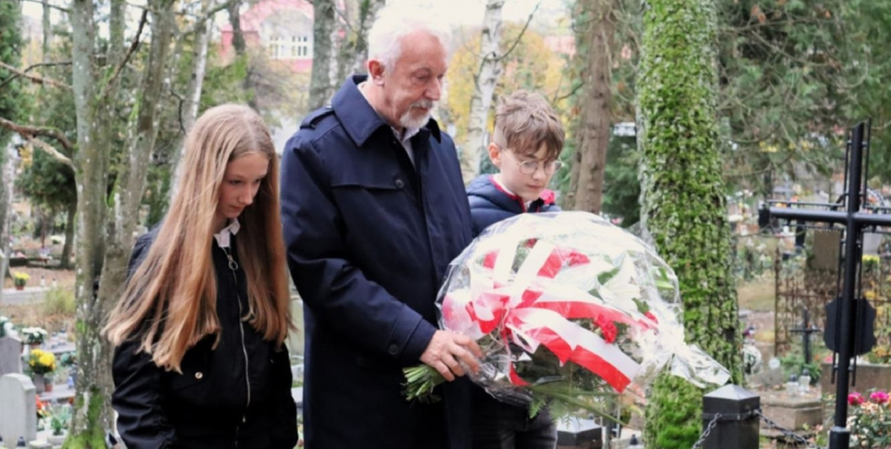 Hołd i pamięć o poległych patriotach i żołnierzach