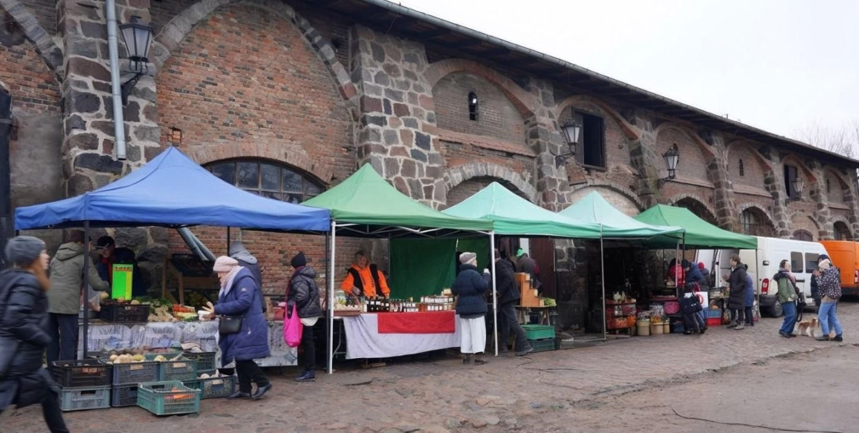 Zdrowo i regionalnie. Bazar w parku Kolibki otwarty