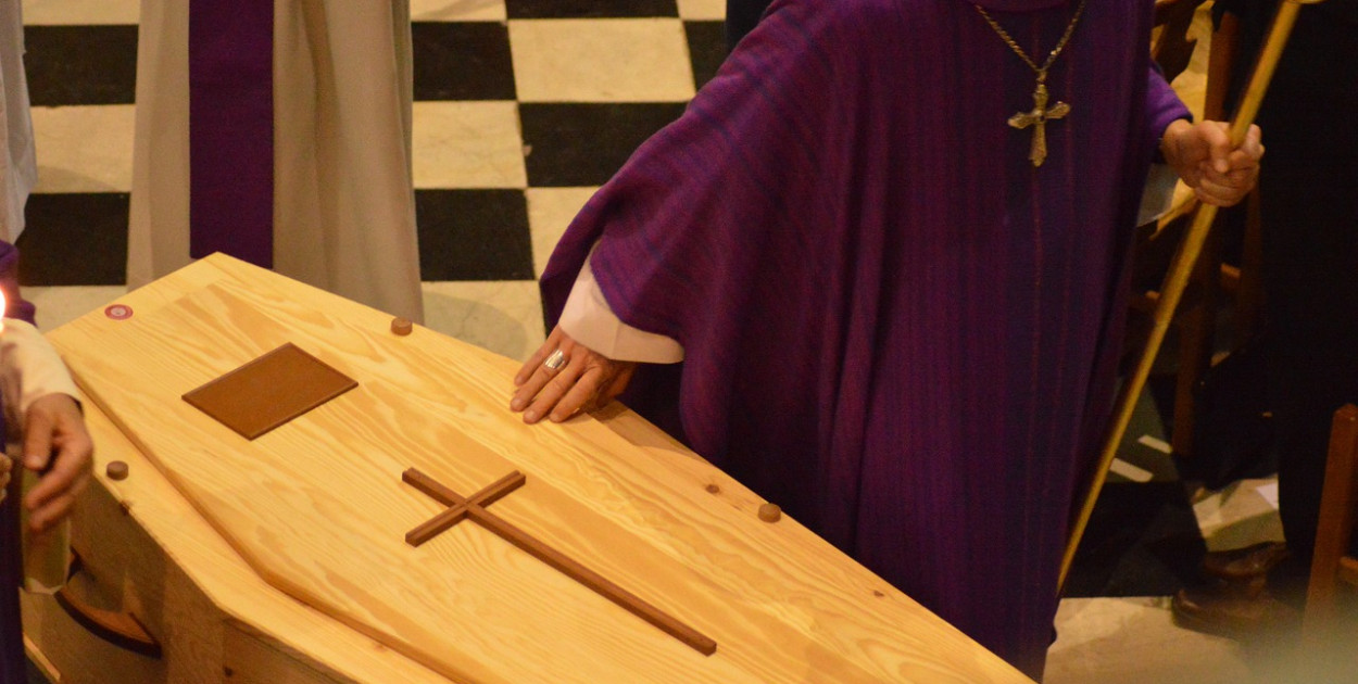 Rząd podnosi zasiłek pogrzebowy. Od kiedy nowa kwota?