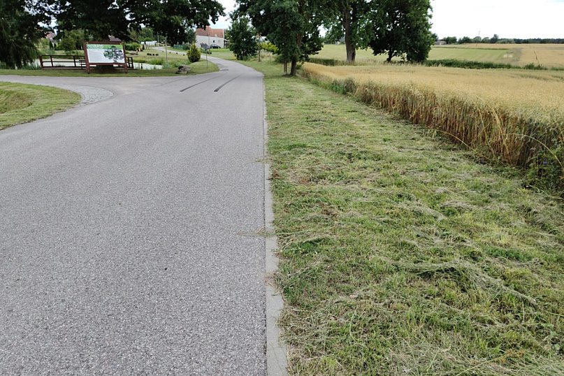 Naprawa dróg w Nadziejewie po interwenci radnego Jerzego Terechowa