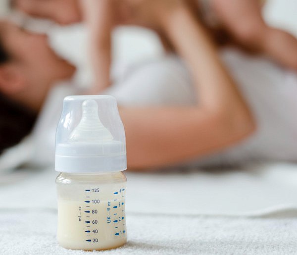 Groźna bakteria w mleku dla niemowląt. Nie podawaj dzieciom!-62720