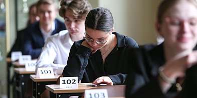 Tegoroczni maturzyści na egzaminie z polskiego pisali o buncie i relacjach międzyl-62737