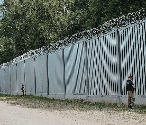 Incydent na granicy z Białorusią: żołnierz godzony nożem zmarł-63624
