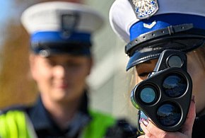 W związku z długim weekendem na drogach więcej policji; będą kontrole prędkości i -73847