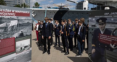 Gdynia/ Otwarto wystawę poświęconą załodze zaginionego okrętu ORP "Orzeł"-74107