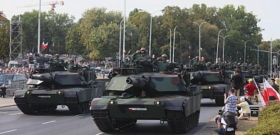 Defilada wojskowa w Warszawie i parada morska w Helu głównymi punktami obchodów  -74646