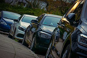 Tysiące samochodów idą pod młotek. Można je mieć za pół ceny-75781