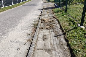 Chodniki w Nadziejewie - przed i po interwencji radnego Jerzego Terechowa-11150
