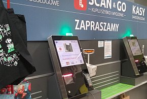 Gigant handlowy może opuścić kraj. Ma w Polsce 800 sklepów-76434