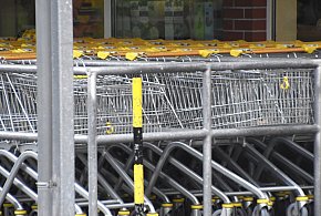 Czy 1 listopada zrobisz zakupy? Ten weekend zaskoczy wielu klientów-77622