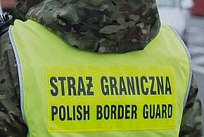 Pomorskie/ Morze wyrzuciło na brzeg fragmenty wojskowego drona-77659