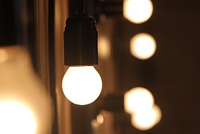 Rachunki za prąd pójdą w dół. Rząd usuwa opłatę doliczaną od lat-78611