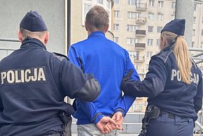 Zaczął od zakłócania spokoju, skończył z zarzutami!-78849