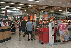 Pracownicy popularnej sieci mają dość. W południe zatrzymają pracę-79011