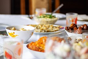 Polacy znów sięgną głębiej do kieszeni. Tyle wydają na świąteczne jedzenie-79186