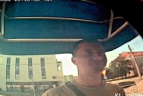 Jeśli rozpoznajesz tego mężczyznę – zadzwoń na policję