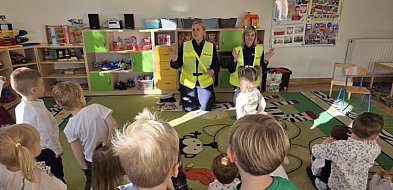 Świeć przykładem – noś odblaski! Policjantki odwiedziły przedszkolaków z „Bajkowej-78086